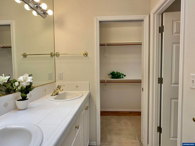 6260 SW Arbor Grove Dr, Corvallis, OR 97333