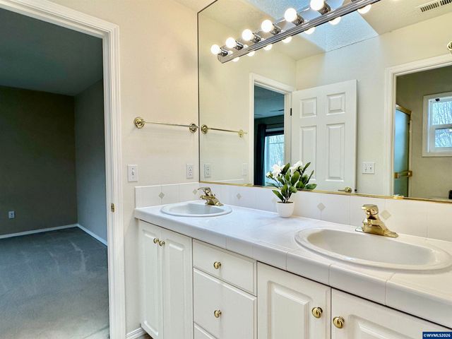 6260 SW Arbor Grove Dr, Corvallis, OR 97333