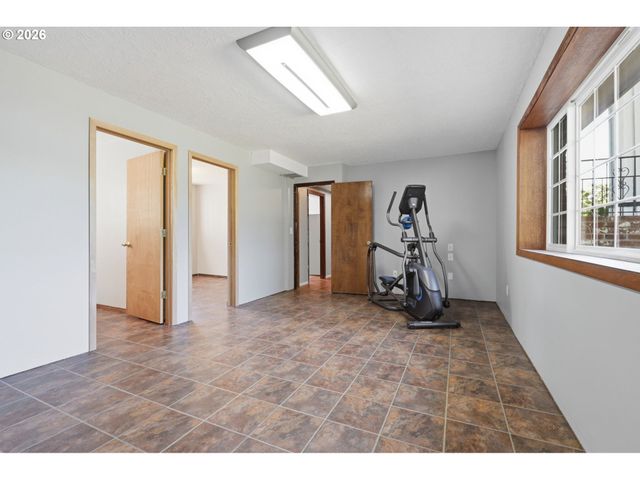 22892 Se BELMONT Ct, Damascus, OR 97089