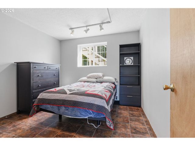22892 Se BELMONT Ct, Damascus, OR 97089