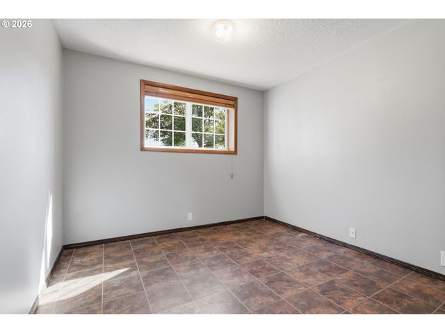 22892 Se BELMONT Ct, Damascus, OR 97089