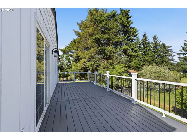 22892 Se BELMONT Ct, Damascus, OR 97089