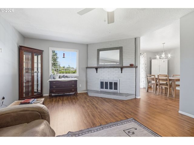 22892 Se BELMONT Ct, Damascus, OR 97089