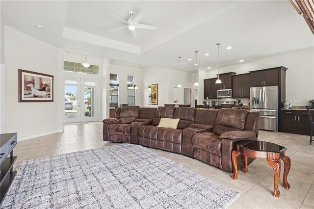 1426 SW 12th TER, Cape Coral, FL 33991