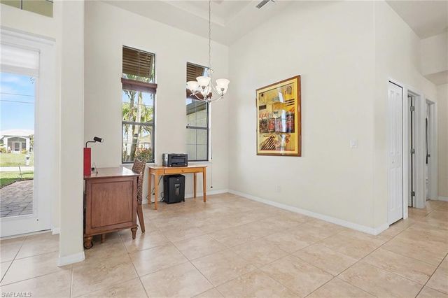 1426 SW 12th TER, Cape Coral, FL 33991