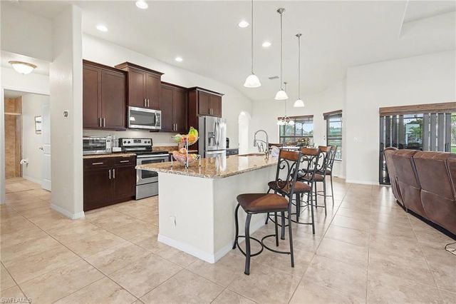 1426 SW 12th TER, Cape Coral, FL 33991