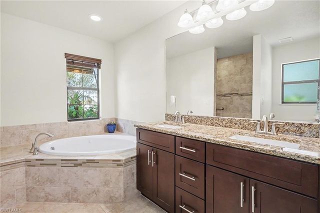 1426 SW 12th TER, Cape Coral, FL 33991