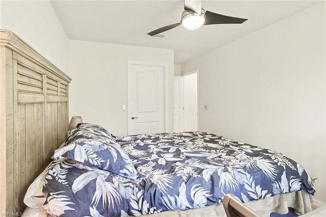 1426 SW 12th TER, Cape Coral, FL 33991