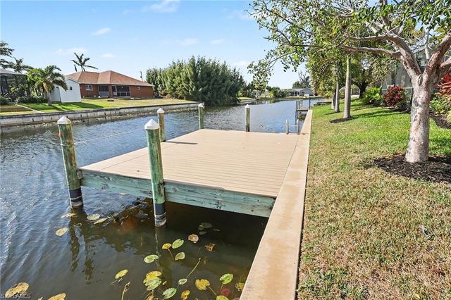1426 SW 12th TER, Cape Coral, FL 33991
