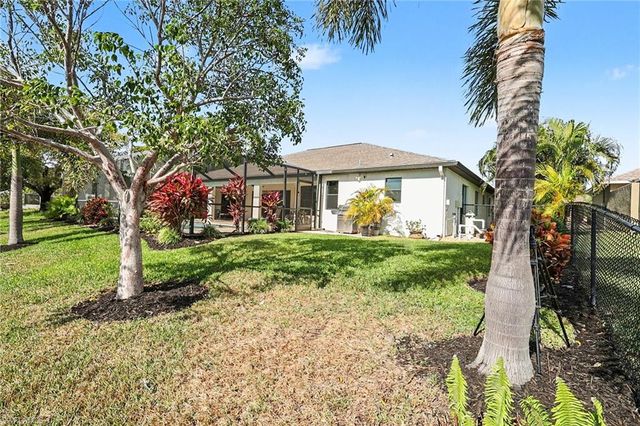1426 SW 12th TER, Cape Coral, FL 33991