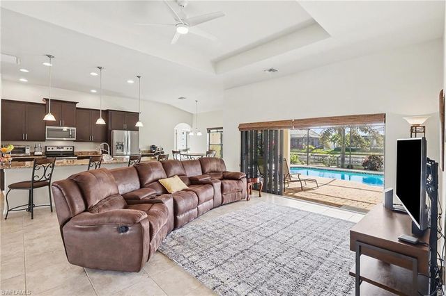 1426 SW 12th TER, Cape Coral, FL 33991