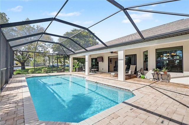 1426 SW 12th TER, Cape Coral, FL 33991