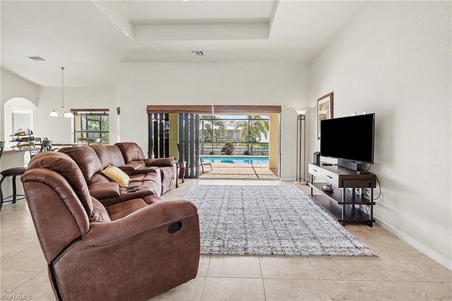 1426 SW 12th TER, Cape Coral, FL 33991