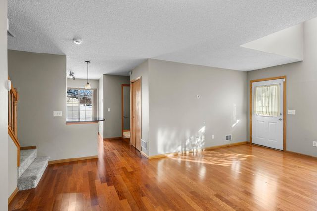 14757 Excelsior Lane 105, Apple Valley, MN 55124