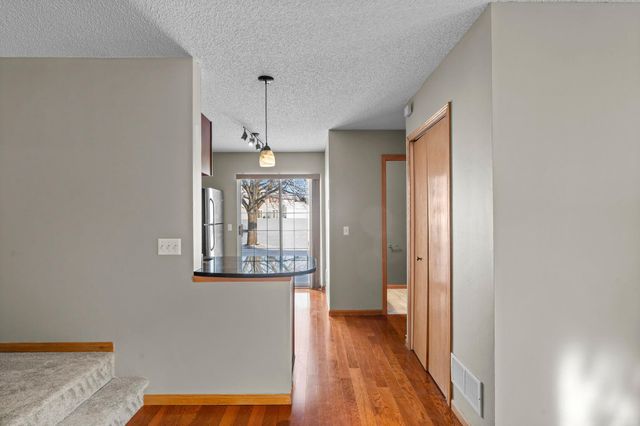 14757 Excelsior Lane 105, Apple Valley, MN 55124