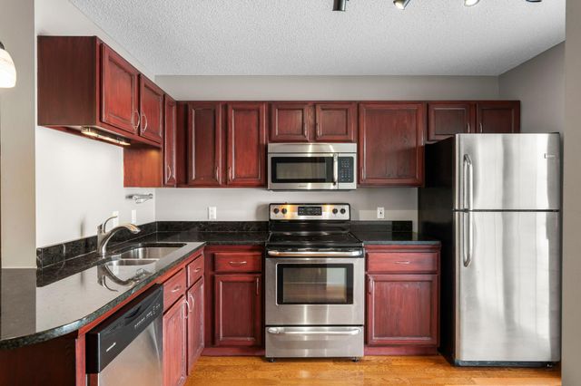 14757 Excelsior Lane 105, Apple Valley, MN 55124