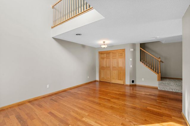 14757 Excelsior Lane 105, Apple Valley, MN 55124