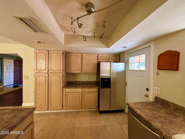 2807 N DAKOTA Street, Chandler, AZ 85225