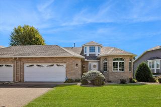 3012 Highpointe Curve, Roseville, MN 55113