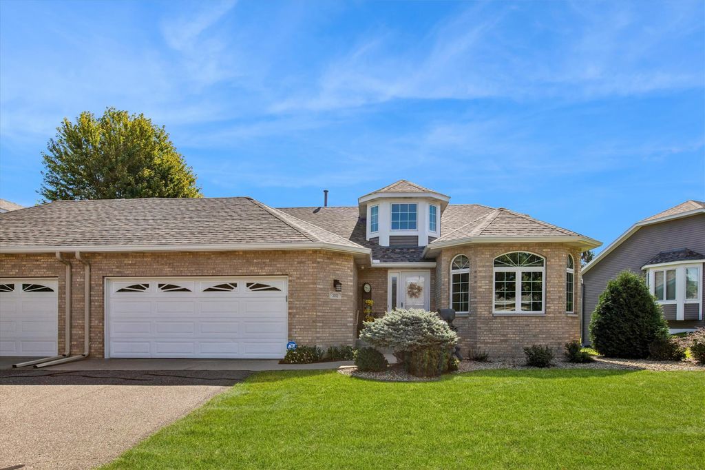 3012 Highpointe Curve, Roseville, MN 55113 — exterior