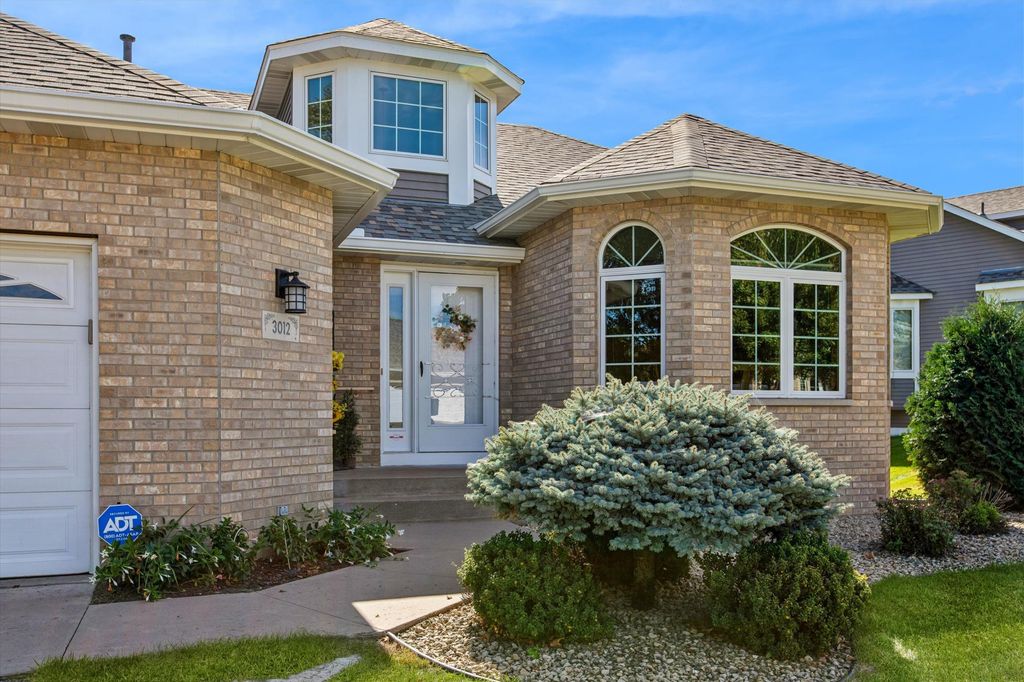 3012 Highpointe Curve, Roseville, MN 55113 — photo 2