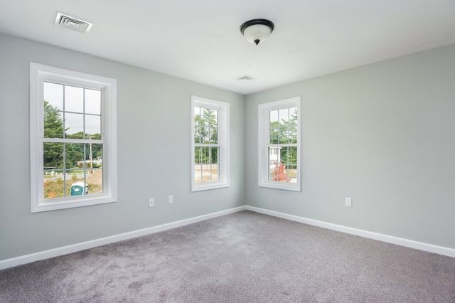 49 Bumble Bee Dr, Plymouth, MA 02360