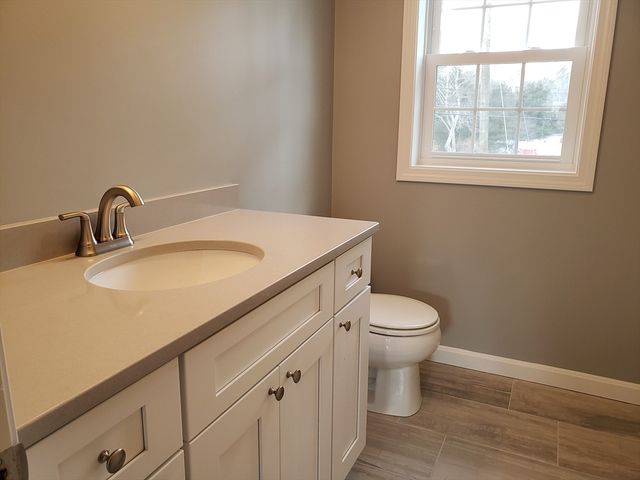 49 Bumble Bee Dr, Plymouth, MA 02360