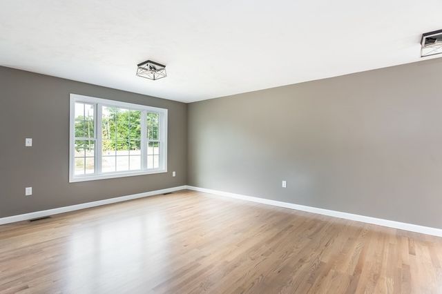 49 Bumble Bee Dr, Plymouth, MA 02360