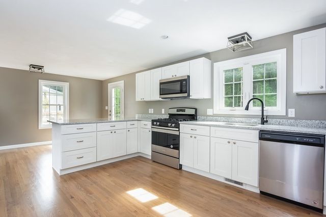 49 Bumble Bee Dr, Plymouth, MA 02360
