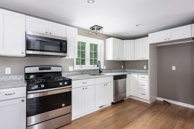 49 Bumble Bee Dr, Plymouth, MA 02360