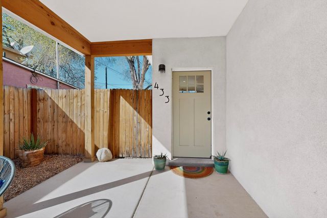 433 Pacific Avenue SW, Albuquerque, NM 87102