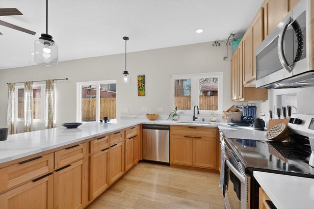 433 Pacific Avenue SW, Albuquerque, NM 87102