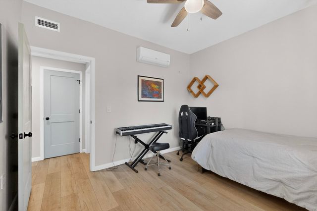 433 Pacific Avenue SW, Albuquerque, NM 87102