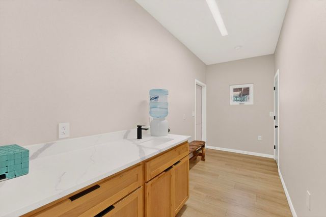 433 Pacific Avenue SW, Albuquerque, NM 87102