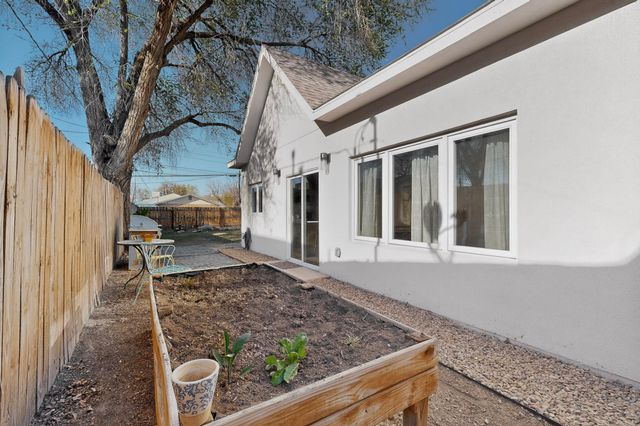 433 Pacific Avenue SW, Albuquerque, NM 87102