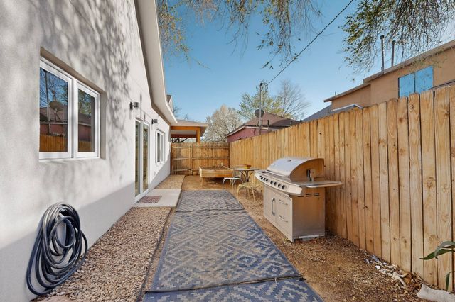 433 Pacific Avenue SW, Albuquerque, NM 87102