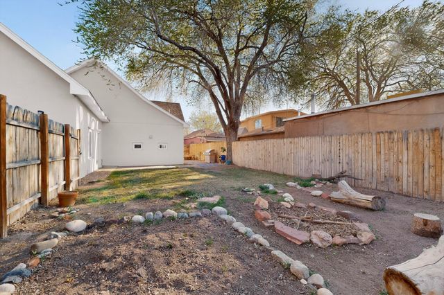 433 Pacific Avenue SW, Albuquerque, NM 87102