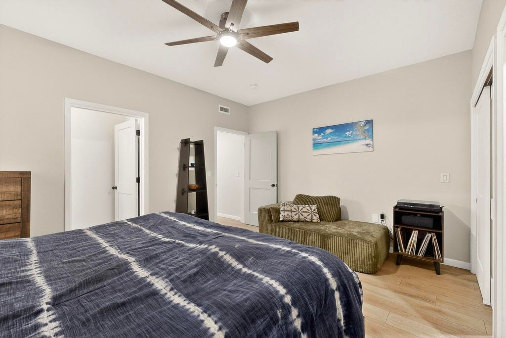 Image 23 of property listing at 433 Pacific Avenue SW, Albuquerque, NM 87102