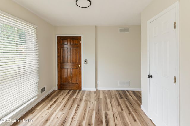 8404 Rodney Cir, Louisville, KY 40219