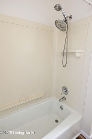 8404 Rodney Cir, Louisville, KY 40219