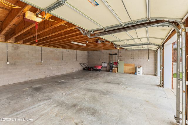 8404 Rodney Cir, Louisville, KY 40219