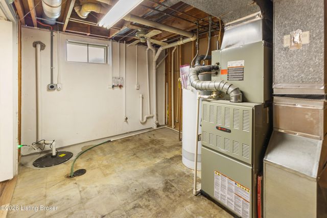 8404 Rodney Cir, Louisville, KY 40219