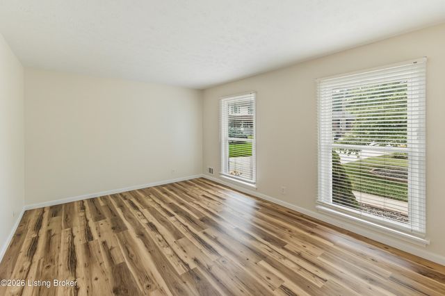 8404 Rodney Cir, Louisville, KY 40219