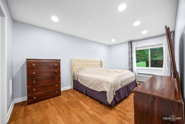 820 N Lakeside Drive 1C, Vernon Hills, IL 60061