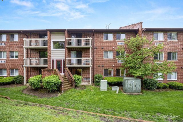 820 N Lakeside Drive 1C, Vernon Hills, IL 60061