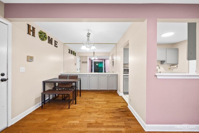 820 N Lakeside Drive 1C, Vernon Hills, IL 60061