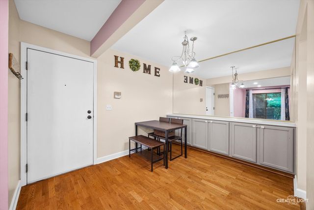 820 N Lakeside Drive 1C, Vernon Hills, IL 60061