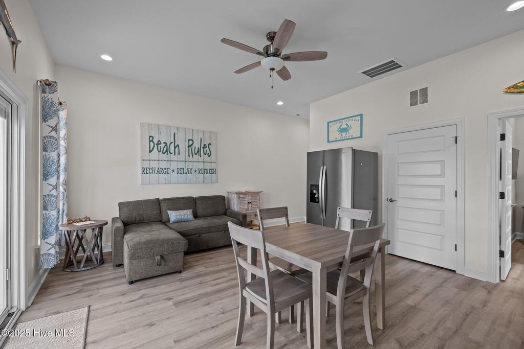 Image 21 of property listing at 1905 Emerald Drive, Emerald Isle, NC 28594