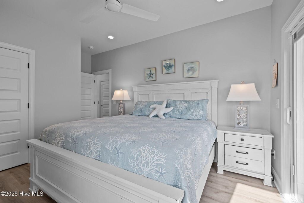 Image 29 of property listing at 1905 Emerald Drive, Emerald Isle, NC 28594