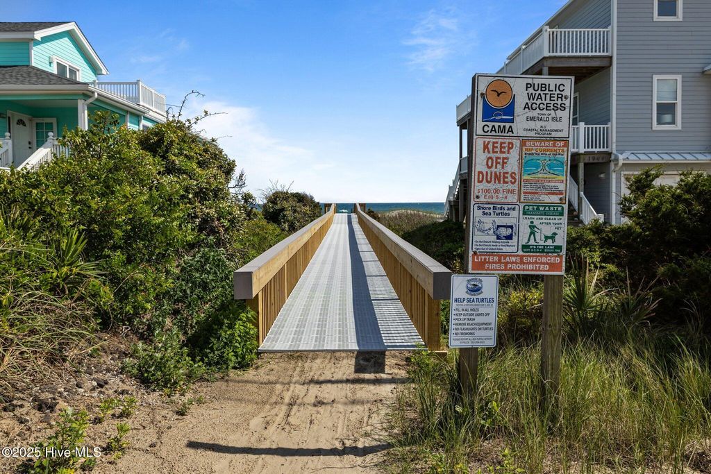 Image 3 of property listing at 1905 Emerald Drive, Emerald Isle, NC 28594